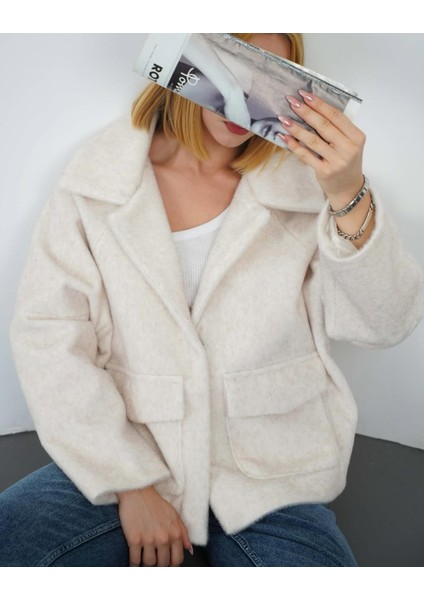 Kadın Peluş Düğme Kapama Astarlı Ceket fiyatları