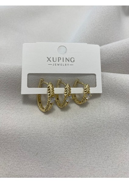 Xuping 14K Altın Kaplama Hediyelik Suya Dayanıklı Kadın Küpe Gold Üçlü Halka Küpe Şık ve Modern Taşlı Zarif Küpe Parlak Görünüm Minimal Gold Küpe Günlük Kullanım Için Ideal
