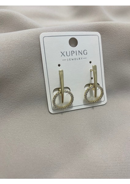 Xuping 14K Altın Kaplama Hediyelik Suya Dayanıklı Kadın Küpe Gold Büyük Halka Küpe Şık ve Modern Taşlı Zarif Küpe Parlak Görünüm Minimal Gold Küpe Günlük Kullanım Için Ideal