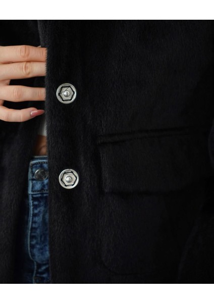 Kadın Peluş Düğme Kapama Astarlı Ceket fiyatları