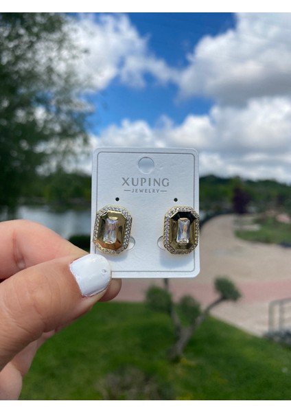 Xuping 14K Altın Kaplama Hediyelik Suya Dayanıklı Kadın Küpe Gold Şık Modern Baget Taşlı Zarif Küpe Parlak Görünüm Minimal Gold Küpe Günlük Kullanım Için Ideal fiyatları