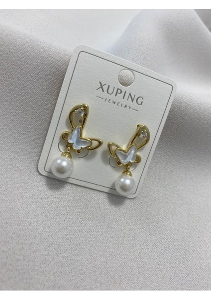 Xuping 14K Altın Kaplama Hediyelik Suya Dayanıklı Kadın Kelebek Inci Detaylı Sallantılı Şık ve Modern Baget Taşlı Zarif Küpe Parlak Görünüm Minimal Gold Küpe Günlük Kullanım