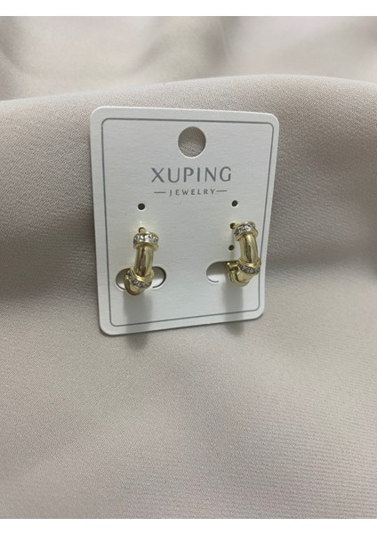 Xuping 14K Altın Kaplama Hediyelik Suya Dayanıklı Kadın Küpe Gold Büyük Halka Küpe Şık ve Modern Zarif Küpe Parlak Görünüm Minimal Gold Küpe Günlük Kullanım Için Ideal