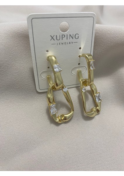 Xuping 14K Altın Kaplama Hediyelik Suya Dayanıklı Kadın Küpe Gold Büyük Ataç Küpe Şık Modern Taşlı Zarif Parlak Görünüm Minimal Gold Küpe Günlük Kullanım Için Ideal