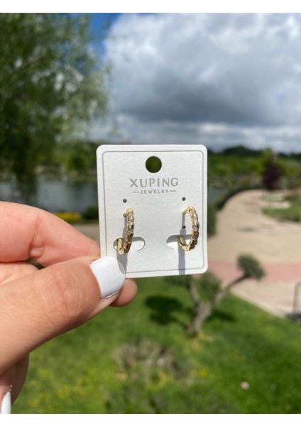 Xuping 14K Altın Kaplama Hediyelik Suya Dayanıklı Kadın Küpe Gold Halka Küpe Şık Modern Taşlı Zarif Küpe Parlak Görünüm Minimal Gold Küpe Günlük Kullanım Için Ideal fiyatları