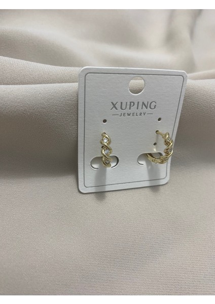 Xuping 14K Altın Kaplama Hediyelik Suya Dayanıklı Kadın Gold Halka Küpe Şık ve Modern Taşlı Zarif Küpe Parlak Görünüm Minimal Gold Küpe Günlük Kullanım Için Ideal