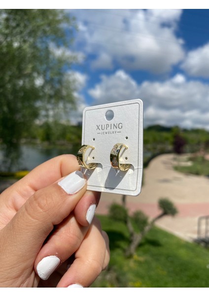 Xuping küpe 14K Altın Kaplama Hediyelik Suya Dayanıklı Kadın Küpe Gold Büyük Halka Küpe Şık ve Modern Taşlı Zarif Küpe Parlak Görünüm Minimal Gold Günlük Kullanım Için Ideal fiyatları