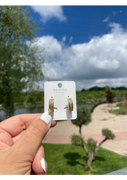 Xuping küpe 14K Altın Kaplama Hediyelik Suya Dayanıklı Kadın Küpe Gold Hasır Halka Küpe Şık Modern Zarif Küpe Parlak Görünüm Minimal Gold Günlük Kullanım Için Ideal modelleri