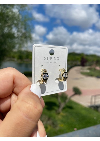 Xuping 14K Altın Kaplama Hediyelik Suya Dayanıklı Kadın Küpe Gold Büyük Halka Küpe Şık ve Modern Baget Taşlı Zarif Küpe Parlak Görünüm Minimal Gold Küpe Günlük Kullanım Için Ideal fiyatları