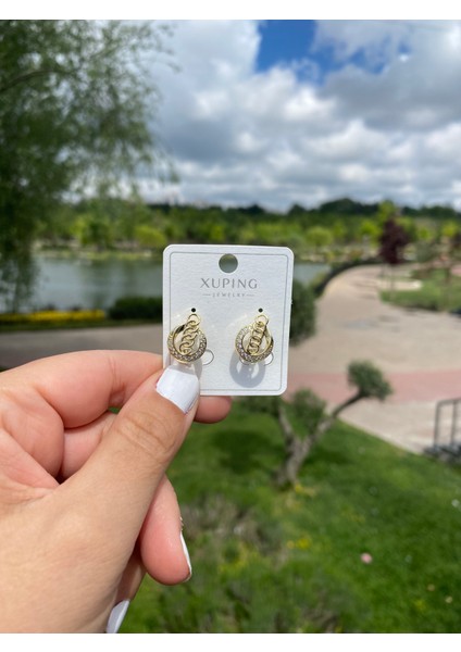 Xuping küpe 14K Altın Kaplama Hediyelik Suya Dayanıklı Kadın Küpe Gold Şık ve Modern Taşlı Zarif Küpe Parlak Görünüm Minimal Gold Günlük Kullanım Için Ideal fiyatları