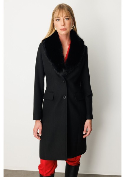 Yakası Kürklü Kapak Cepli Kaban Siyah 06065