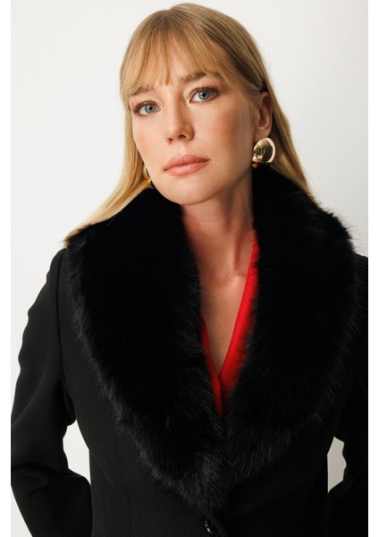 Yakası Kürklü Kapak Cepli Kaban Siyah 06065 fiyatları