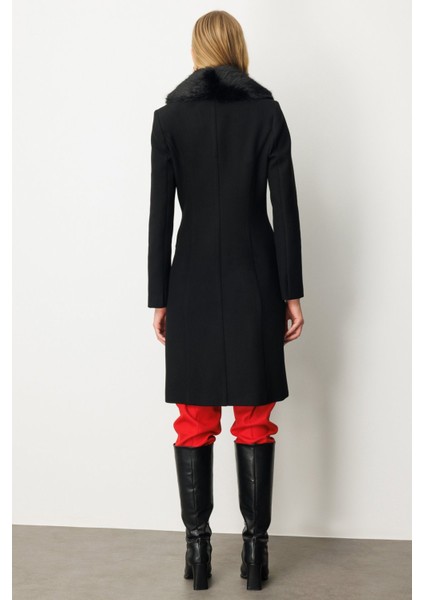 Yakası Kürklü Kapak Cepli Kaban Siyah 06065 modelleri