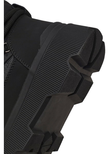 Kadın Siyah Bağcıklı Kalın Tabanlı Bot 25WFE494814