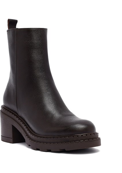 Kadın Kahverengi Fermuarlı Kalın Topuklu Deri Bot 25WFD2037FT