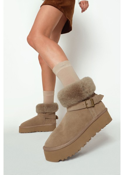 Kadın Bej Kalın Tabanlı Kürk Detaylı Süet Deri Teddy Bot 25WFD492410