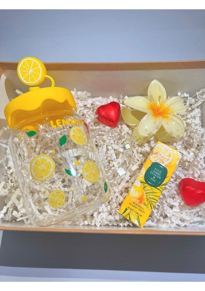 Sarı Konsept Hediye Kutusu