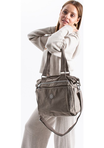 Kadın 4 Bölmeli Suya Dayanıklı Saten Kumaş Çapraz ve Omuz Askılı Çanta 7002