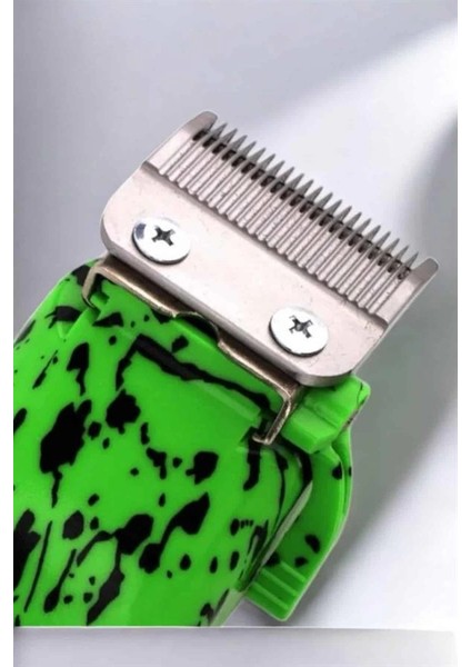 Lazer Öncesi Şarj Edilebilir, Su Geçirmez Tıraş ve Bakım Seti indirimleri