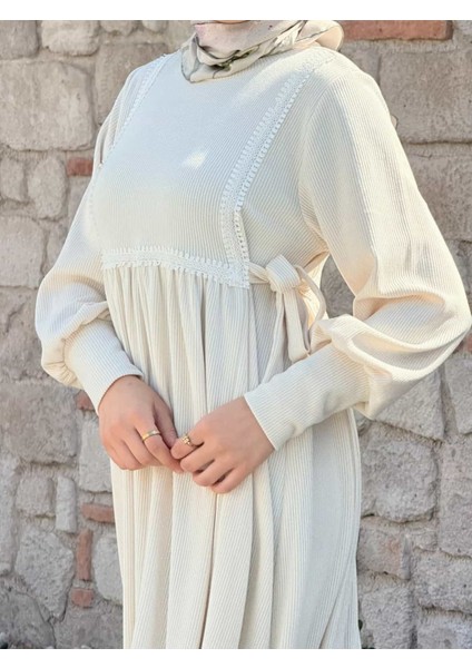 Yandan Bağlamalı Dantelli Örme Elbise 255105 fırsatları