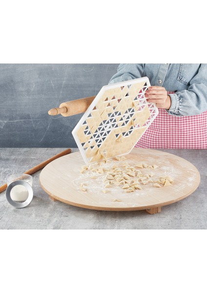 Vip Ahmet Xl Üçgen Mantı Kalıbı – En Büyük Boy, Tek Seferde 213 Adet Mantı Açma Kalıbı, Pratik Hamur Kesme Aparatı fiyatları