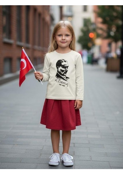 Çocuk Pamuklu Atatürk ve Imza Baskılı Uzun Kollu T-Shirt indirimleri