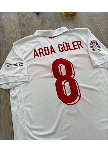 Türkiye Euro 2024 A.r.d.a-G.ü.l.e.r 8 Numara Iç Saha Forması (Beyaz) fiyatları
