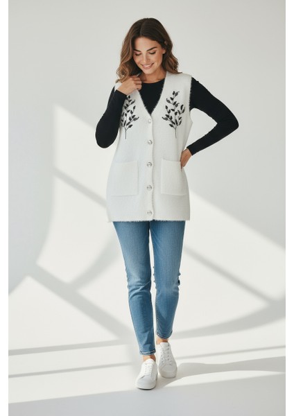 Kadın Önü Düğmeli Cepli Işlemeli Angora Yelek indirimleri