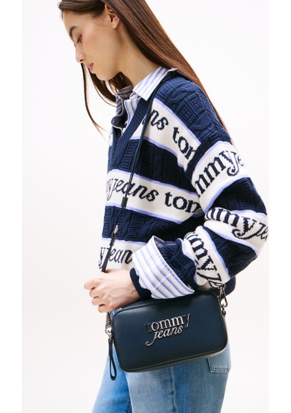 Koyu Mavi Kadın Omuz Çantası AW0AW17897C1G fiyatları