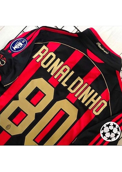 Çok Renkli A.c. M.i.l.a.n 2009/2010 Sezonu Ronaldinho Nostalji Forması modelleri