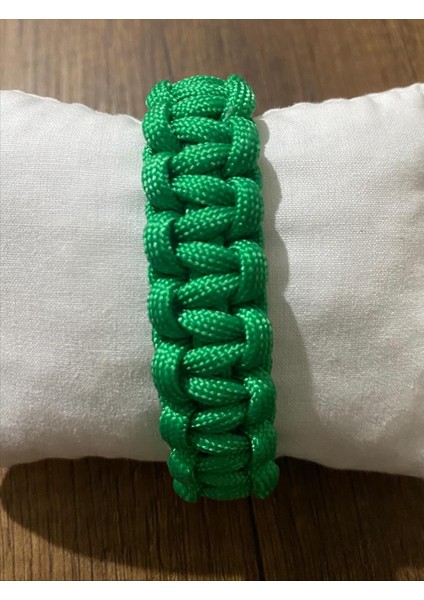 Yeşil Paracord Bileklik modelleri