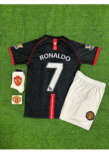 Manchester United 2008 Cristiano Ronaldo Deplasman Çocuk Forması (Black-Armalı Set) modelleri