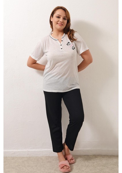 Pınkmark Kadın Ekru Siyah Nakışlı Kısa Kol Büyük Beden Pijama Takımı PMTK25512 indirimleri