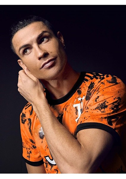 Cristiano Ronaldo 2020-21 Sezonu Juventus Alternatif Forması