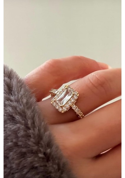 Baget Taşlı Tek Taş Gold Yüzük