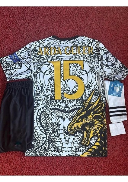 R. Madridd Ejderha Desenli Ardâ-Gülêr Özel Konsept Çocuk Forması 4'lü Set (Black-White) modelleri