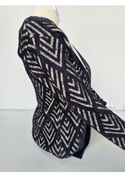 Kadın Yumuşak Dokulu Desenli Triko Hırka - Ceket modelleri