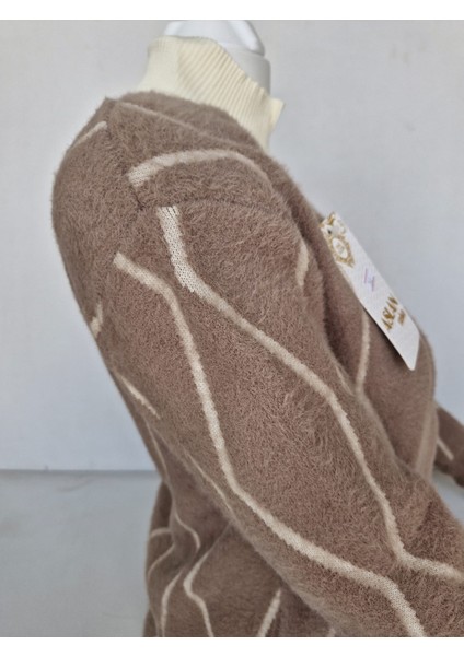 Kadın Yumuşak Dokulu Desenli Triko Hırka - Ceket