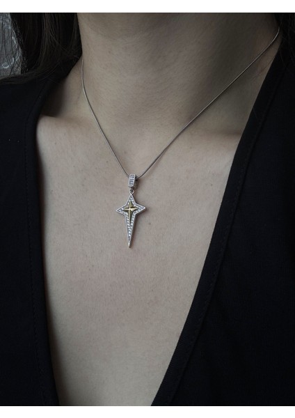 Altın Detaylı Pusula Yıldızı Çelik Kolye indirimleri