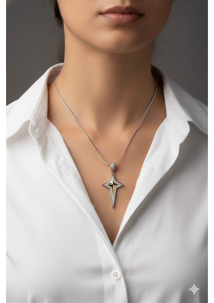 Altın Detaylı Pusula Yıldızı Çelik Kolye