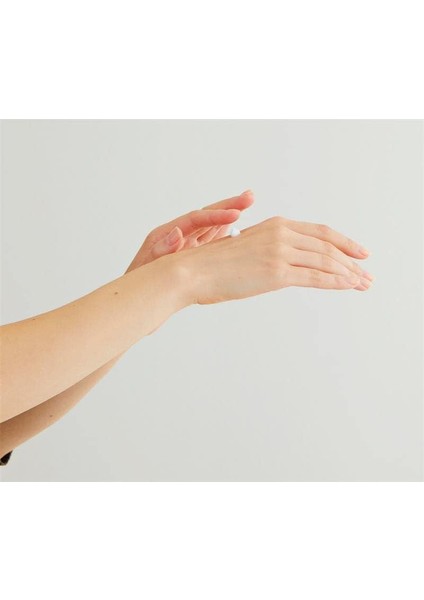 Nıvea Yoğun Nemlendirici El Kremi 75ML, Doğal Badem Yağı ve Shea Yağı Özleri, 24 Saat Besleyici Bakım, Yoğun Nemlendirme, Kuru Ciltler Için