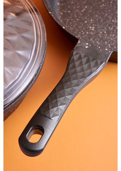 Progranito Döküm 3 Parça 26 cm Cam Kapaklı Tencere ve Tava Seti fiyatları