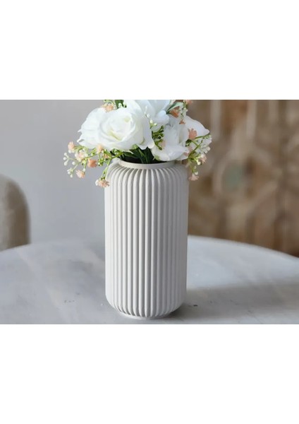 Modern Oluklu Seramik Dekoratif Vazo ve Yapay Çiçek Aranjmanı – 3 Boy Seçeneği (15-18-22 Cm) – Beyaz & Gri fiyatları