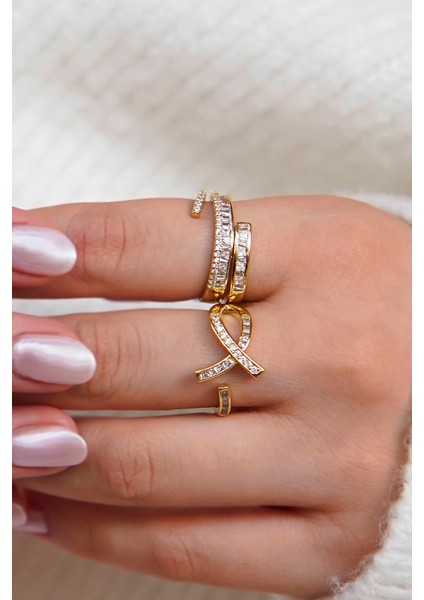 Işıltılı Kurdele ve Spiral Taşlı Vip Kadın Yüzük Seti