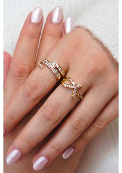 Işıltılı Kurdele ve Spiral Taşlı Vip Kadın Yüzük Seti fırsatları