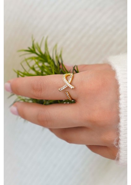 Işıltılı Kurdele ve Spiral Taşlı Vip Kadın Yüzük Seti