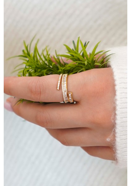 Işıltılı Kurdele ve Spiral Taşlı Vip Kadın Yüzük Seti