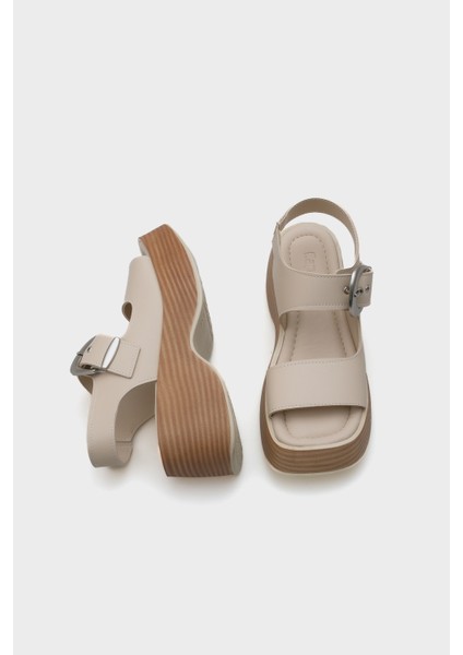 Dina Dolgu Topuklu Tek Tokalı Kadın Sandalet