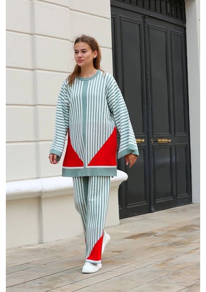 Çizgili Bisiklet Yaka Triko Takım Mint fırsatları