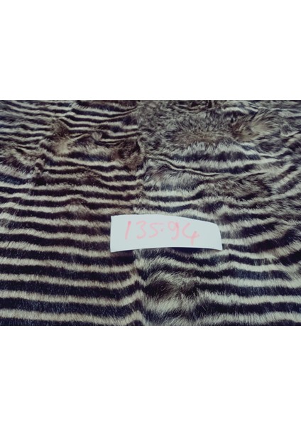 Gerçek Keçi Postundan Uzun Tüylü, Kurt Rengi Kalın Tok Duran Halı Seccade